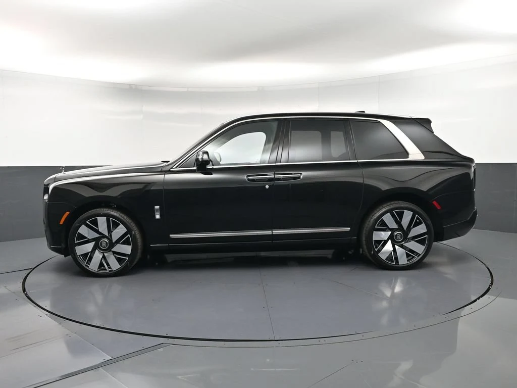 2027 Rolls-Royce Cullinan Series II for sale, exterior, Black