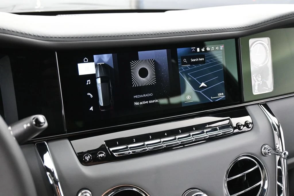 2027 Rolls-Royce Cullinan Series II interior, Scivaro Gray