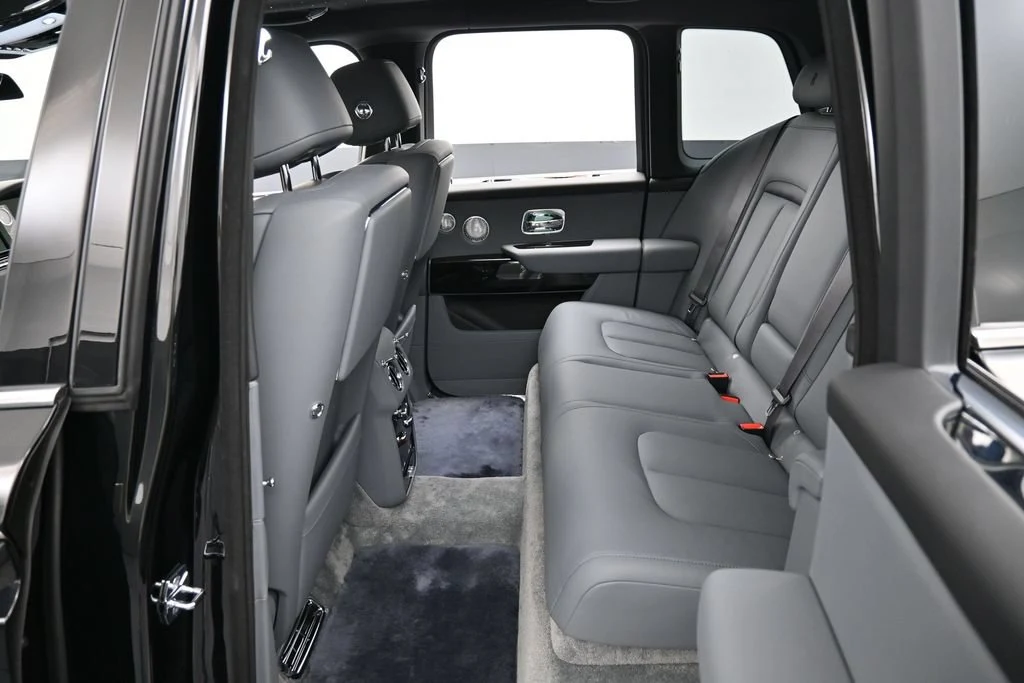 2027 Rolls-Royce Cullinan Series II interior, seats, Scivaro Gray