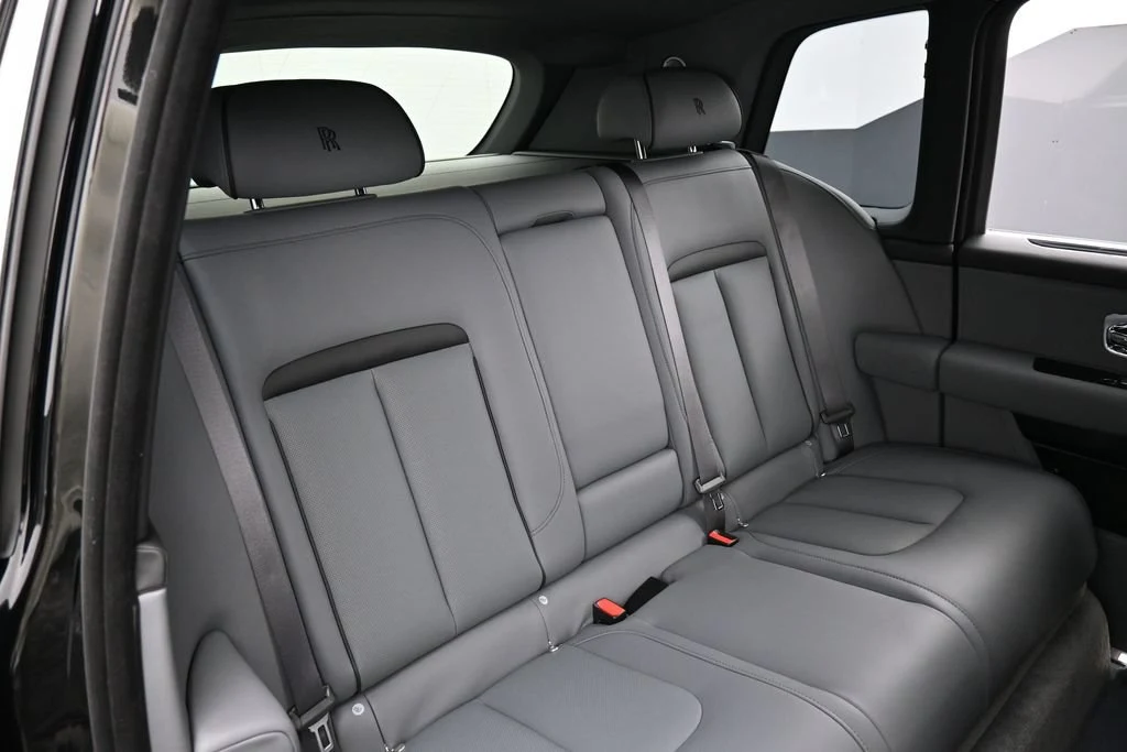 2027 Rolls-Royce Cullinan Series II interior, seats, Scivaro Gray