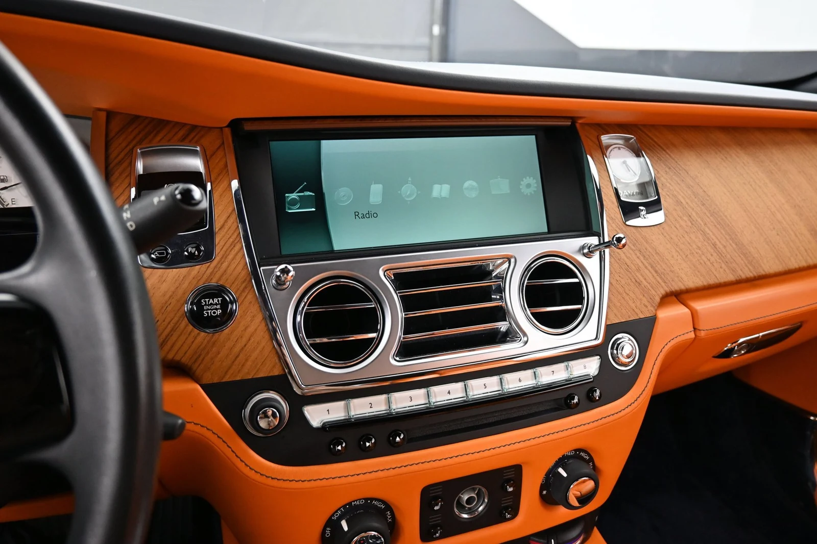 2016 Rolls-Royce Dawn interior, dashboard, Mandarin