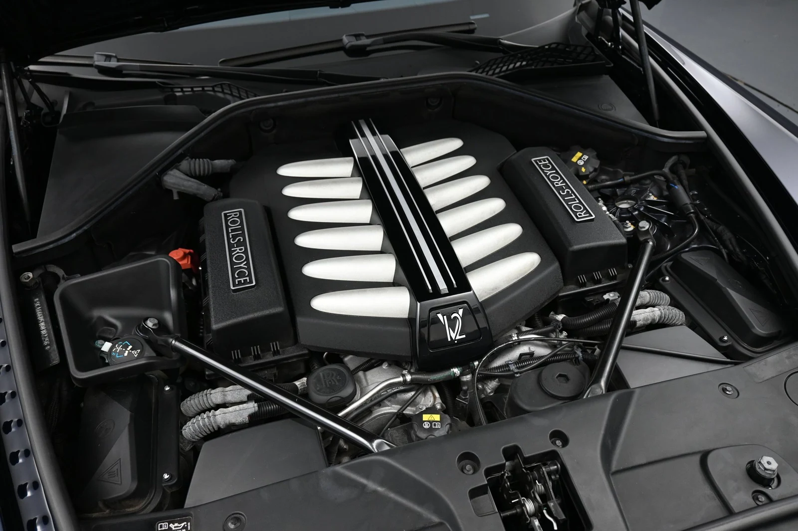 2016 Rolls-Royce Dawn engine