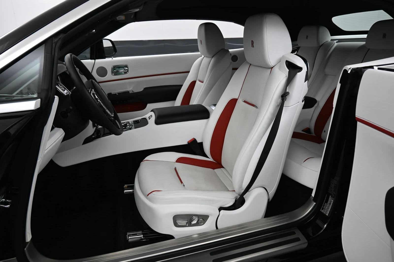 2020 Rolls-Royce Dawn interior, seats, Arctic White