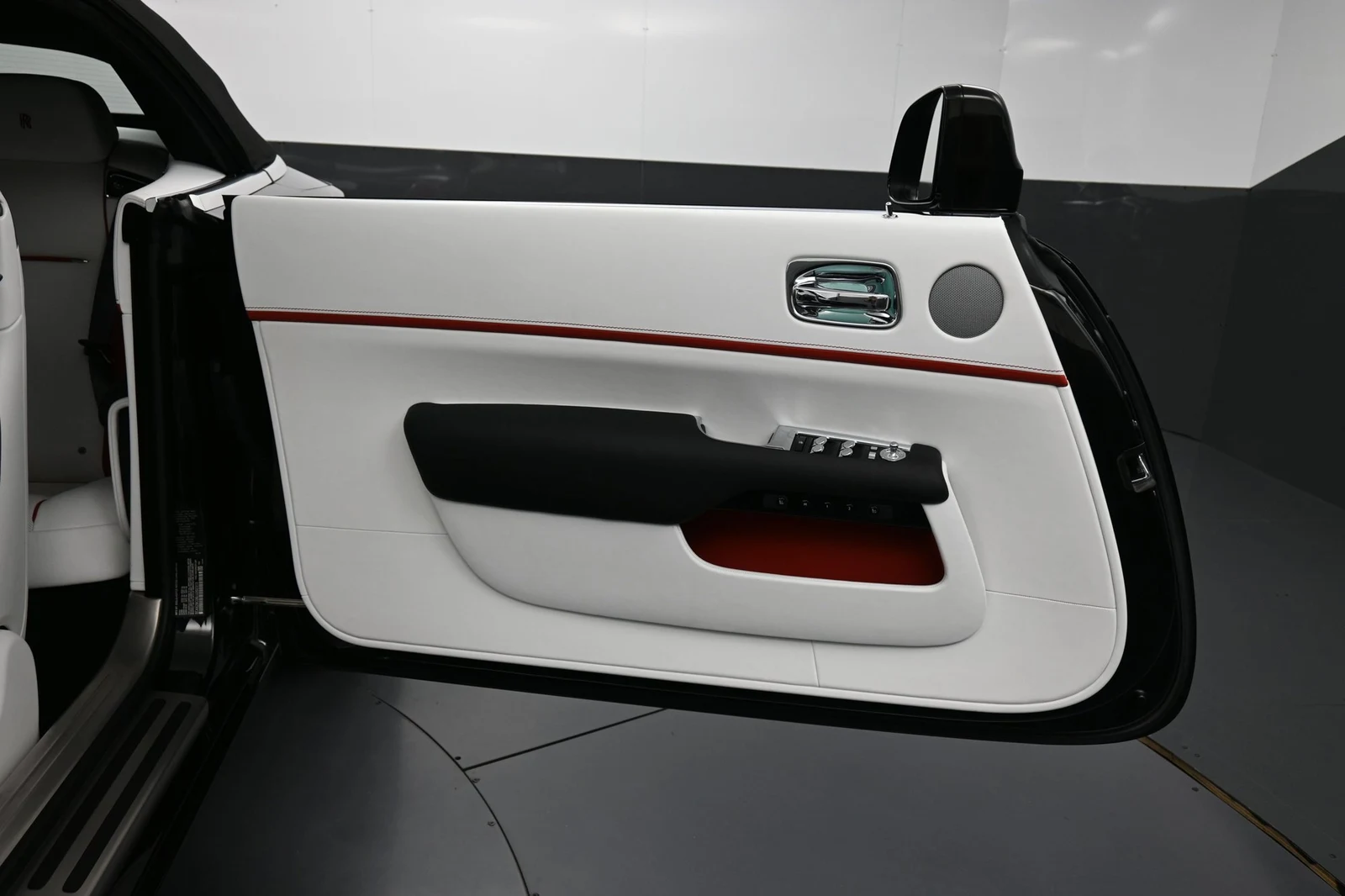 2020 Rolls-Royce Dawn interior, door panel, Arctic White