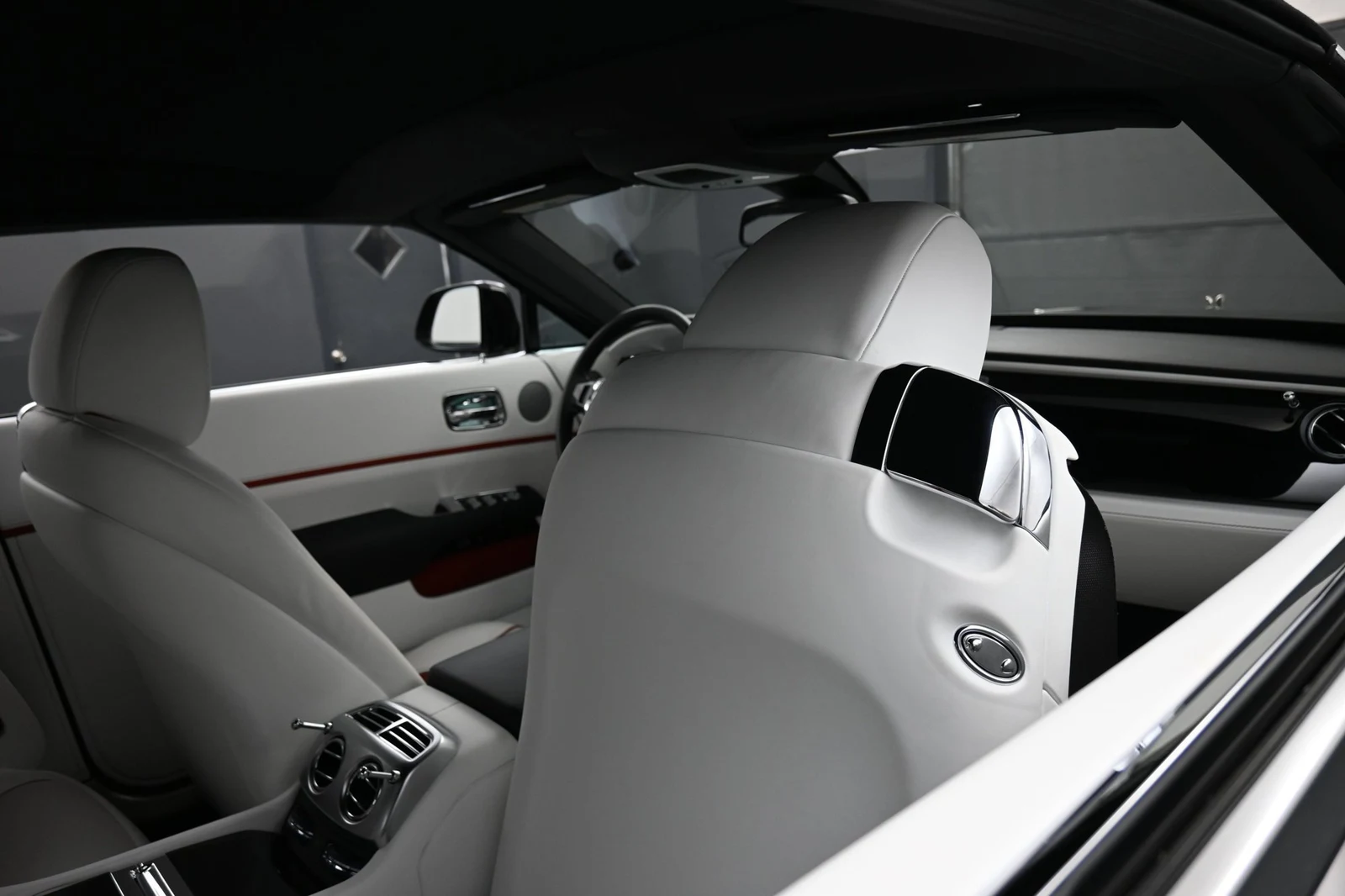2020 Rolls-Royce Dawn interior, Arctic White