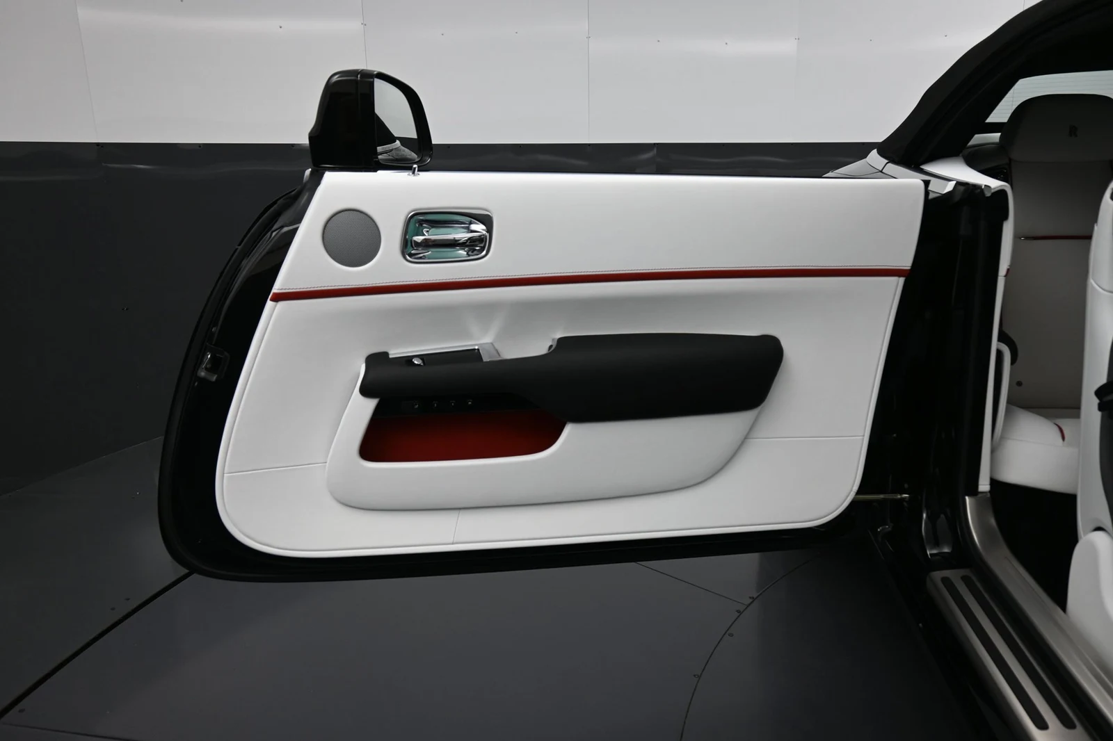 2020 Rolls-Royce Dawn interior, door panel, Arctic White