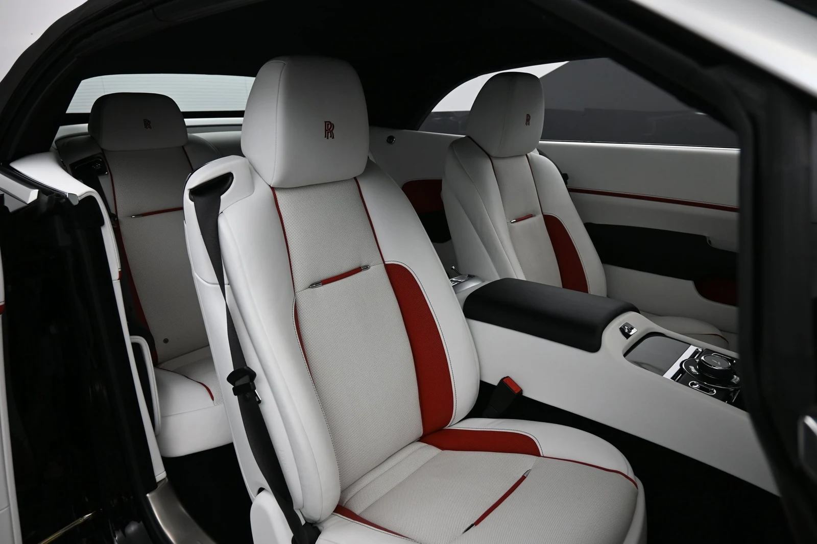 2020 Rolls-Royce Dawn interior, seats, Arctic White