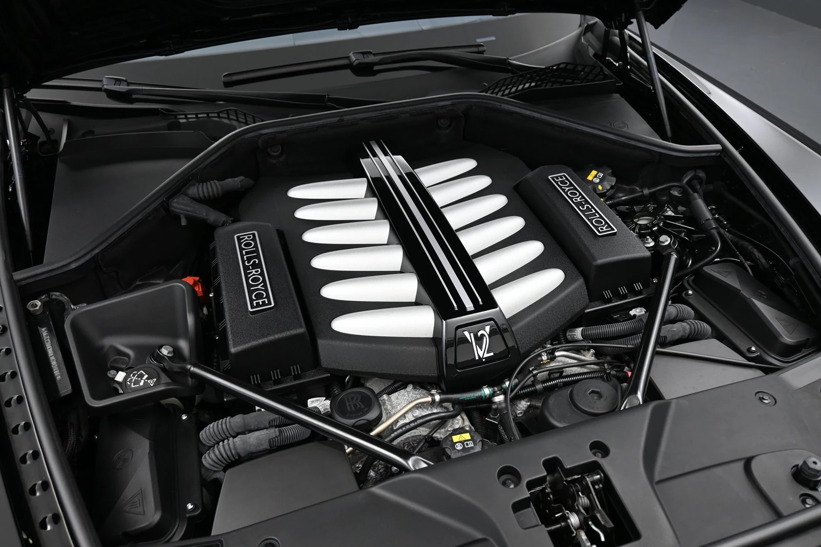 2020 Rolls-Royce Dawn engine