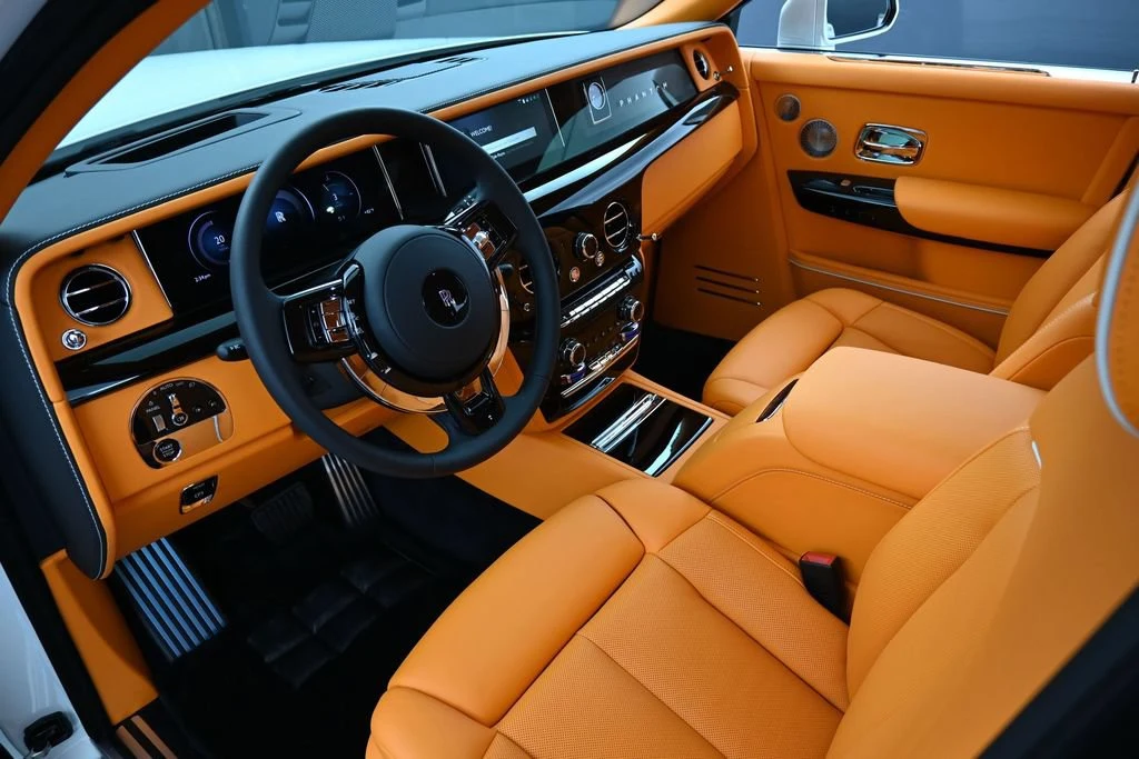 2027 Rolls-Royce Phantom Series II interior, Mandarin