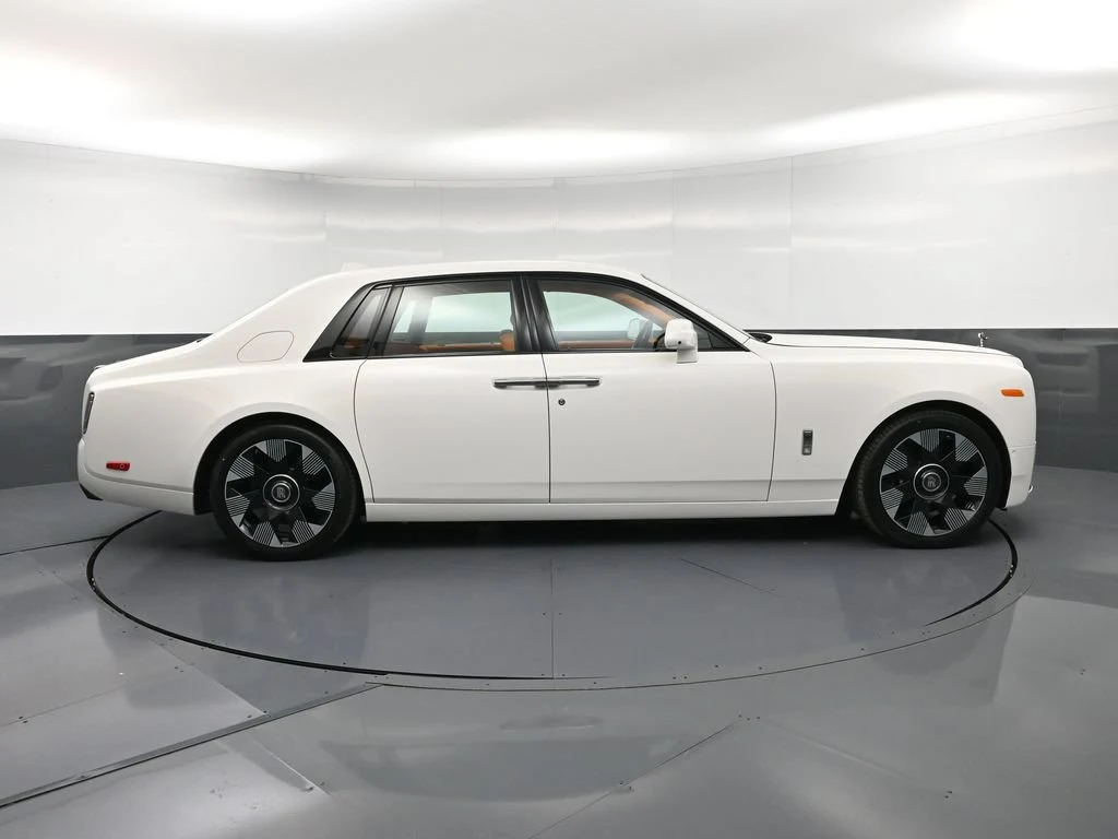 2027 Rolls-Royce Phantom Series II for sale, exterior, White