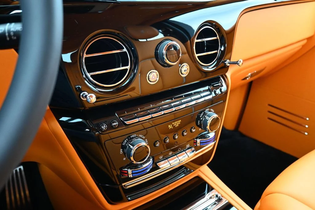 2027 Rolls-Royce Phantom Series II interior, Mandarin