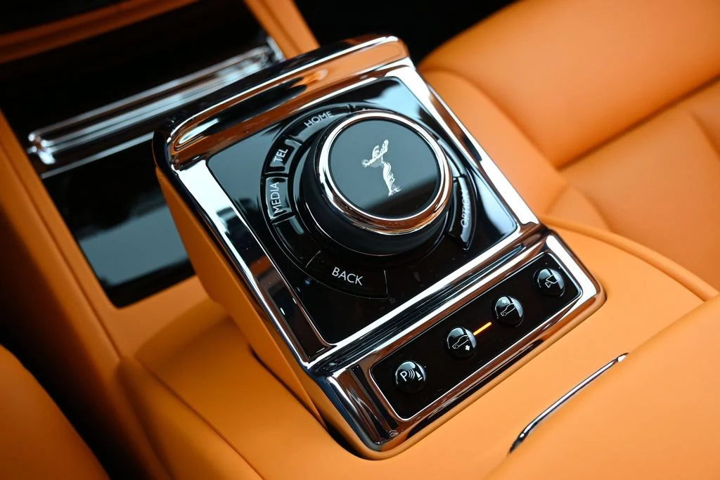 2027 Rolls-Royce Phantom Series II interior, center console, Mandarin