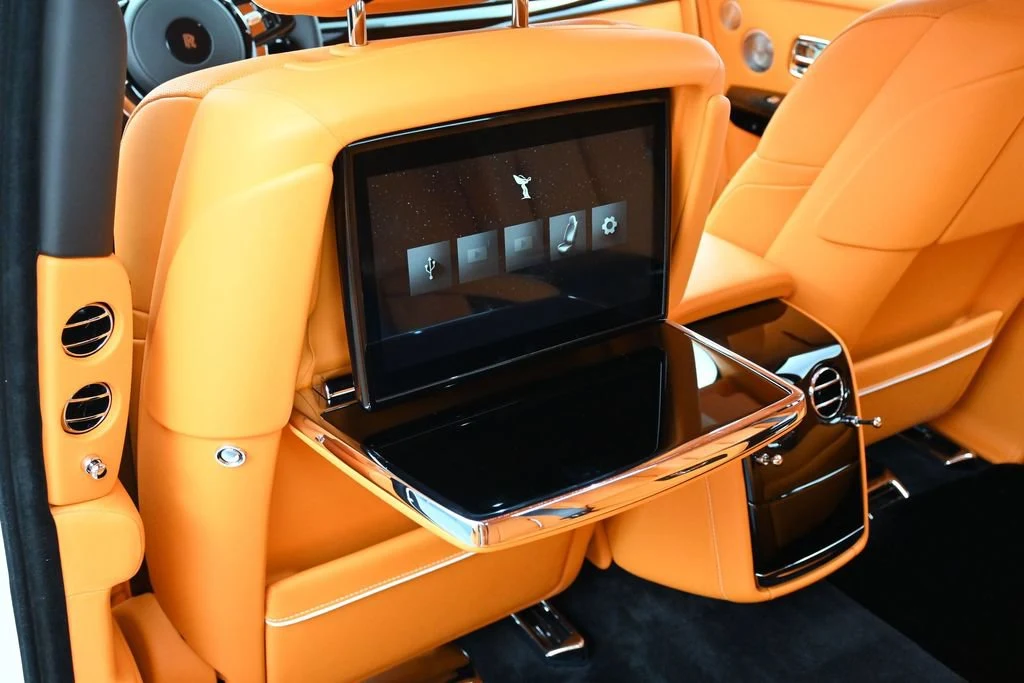 2027 Rolls-Royce Phantom Series II interior, Mandarin