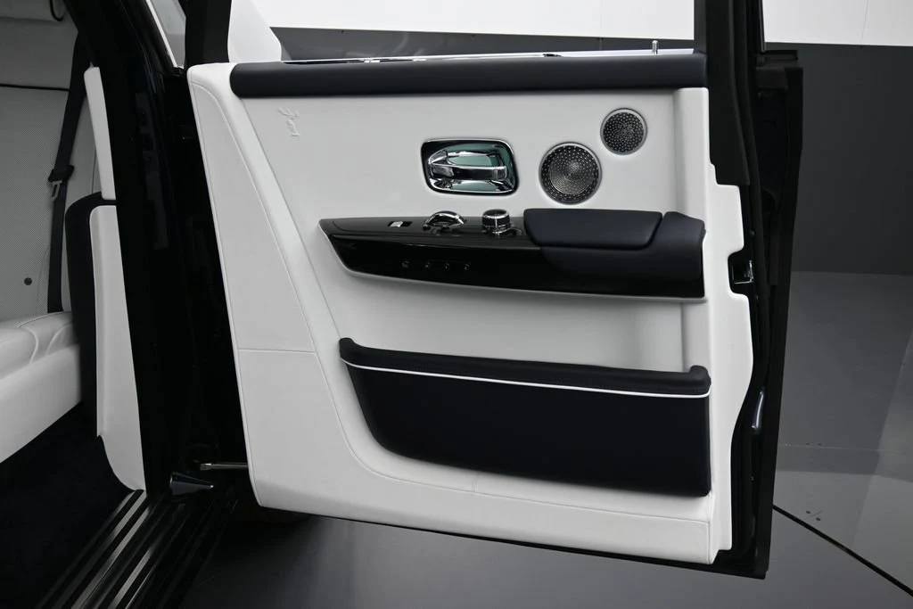 2027 Rolls-Royce Phantom Series II interior, door panel, Arctic White