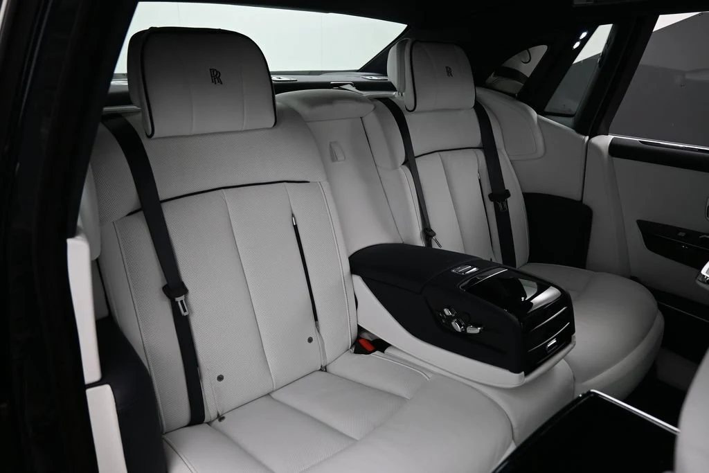 2027 Rolls-Royce Phantom Series II interior, seats, Arctic White