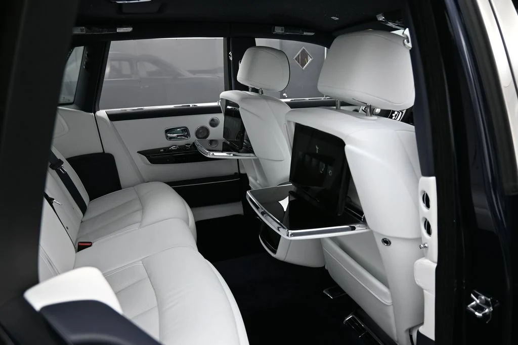 2027 Rolls-Royce Phantom Series II interior, seats, Arctic White
