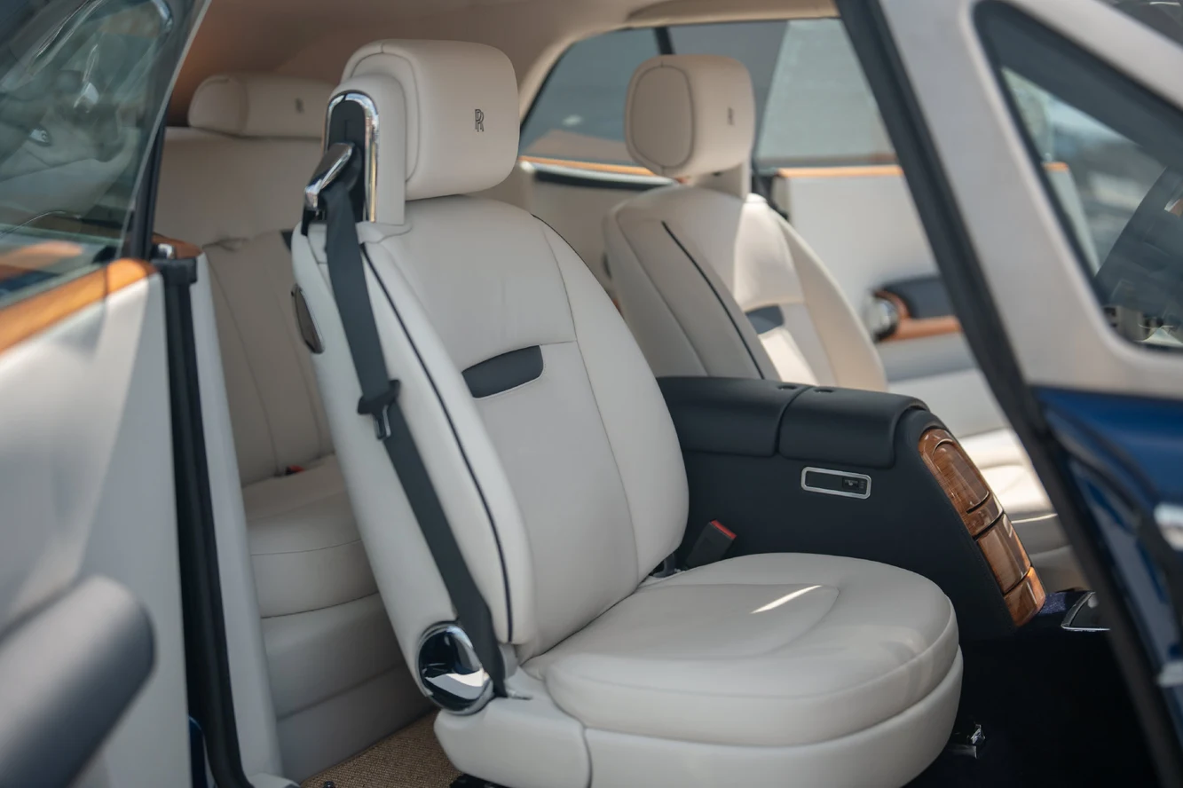 2011 Rolls-Royce Phantom Drophead Coupe interior, seats, Seashell