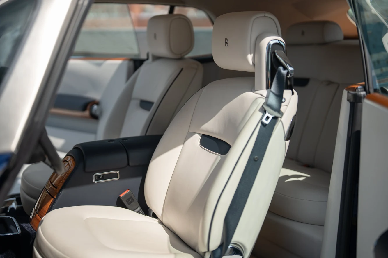 2011 Rolls-Royce Phantom Drophead Coupe interior, seats, Seashell