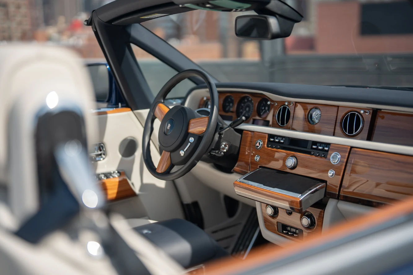 2011 Rolls-Royce Phantom Drophead Coupe interior, dashboard, Seashell