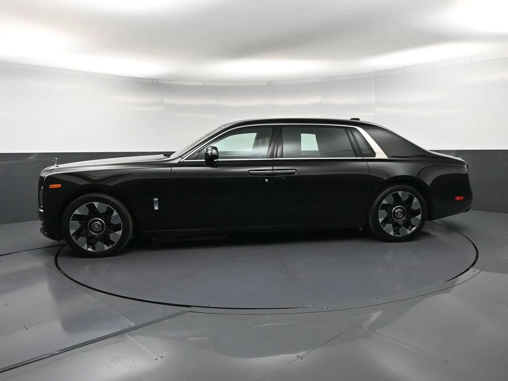 2027 Rolls-Royce Phantom Extended for sale, exterior, Black