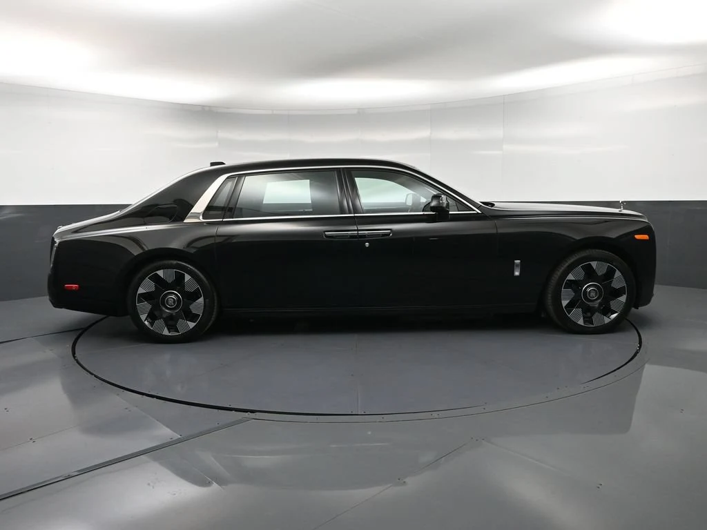 2027 Rolls-Royce Phantom Extended for sale, exterior, Black