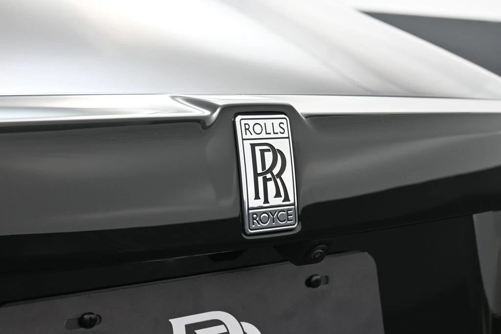 2027 Rolls-Royce Phantom Extended interior, door sill, Black