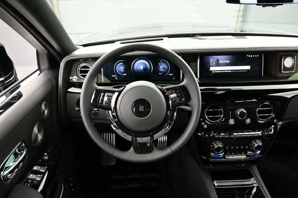 2027 Rolls-Royce Phantom Extended interior, dashboard, Black