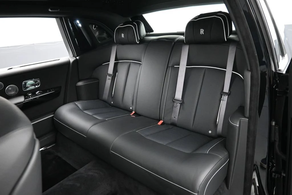 2027 Rolls-Royce Phantom Extended interior, seats, Black