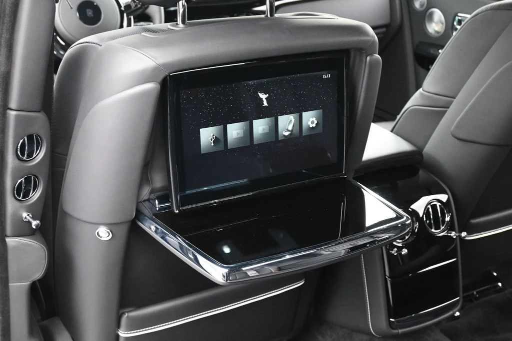 2027 Rolls-Royce Phantom Extended interior, door panel, Black