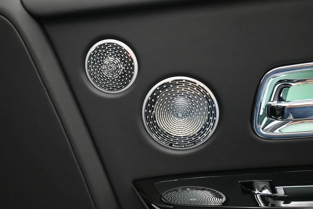 2027 Rolls-Royce Phantom Extended interior, door panel, Black