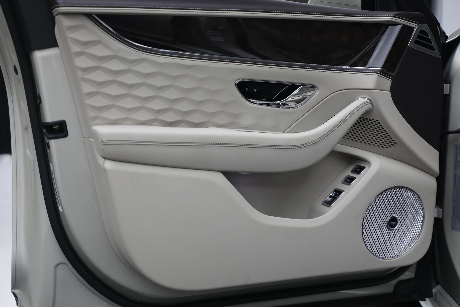 2025 Bentley Flying Spur Speed (4th Generation), 17/20