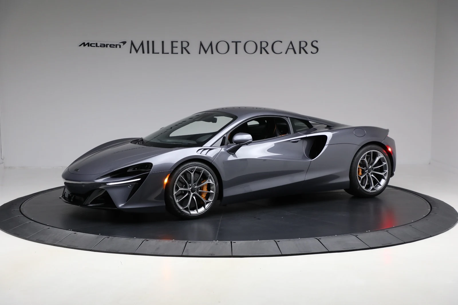 2025 McLaren Artura, 2/20