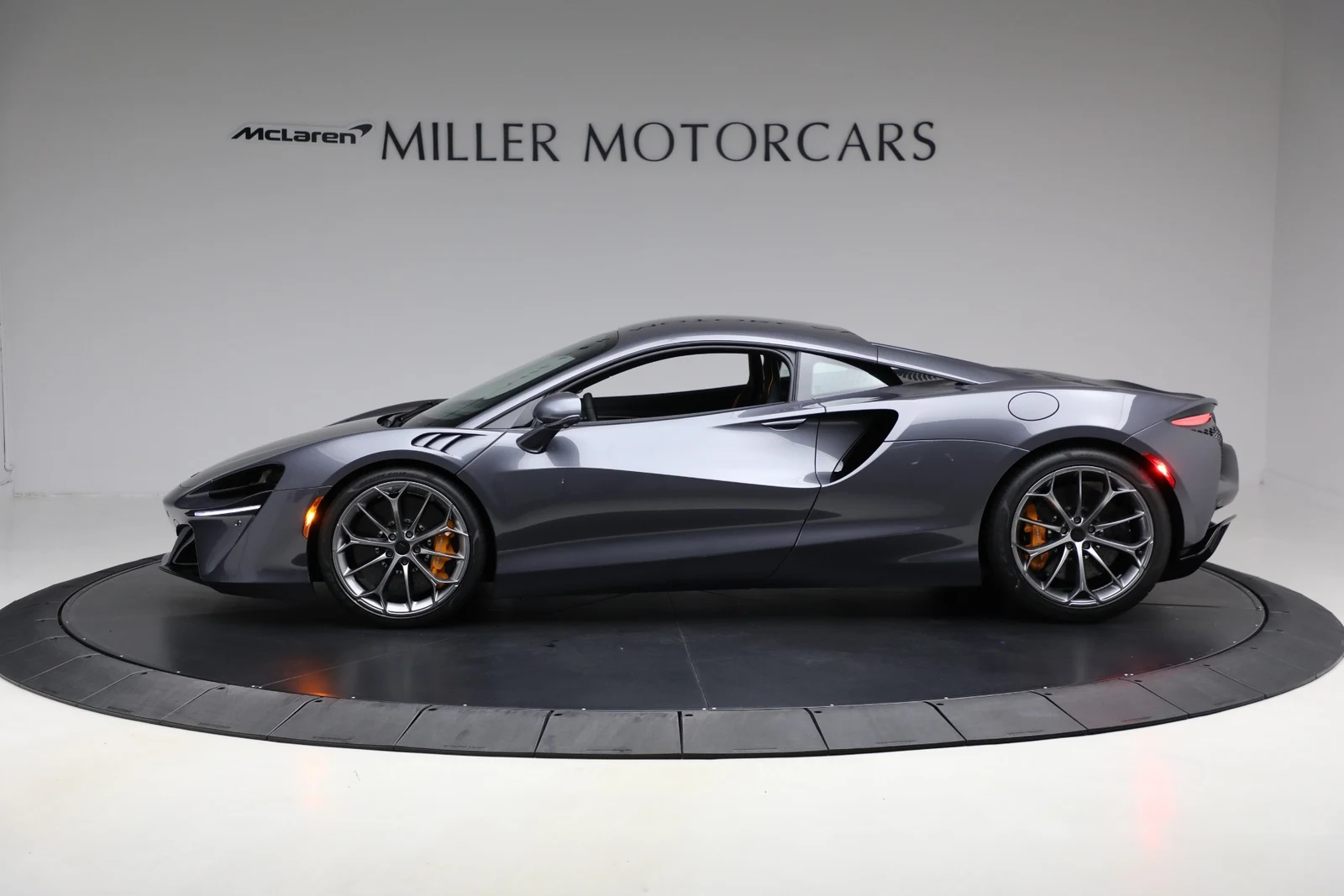 2025 McLaren Artura, 3/20