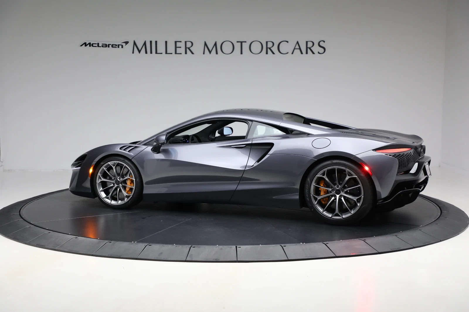 2025 McLaren Artura, 4/20