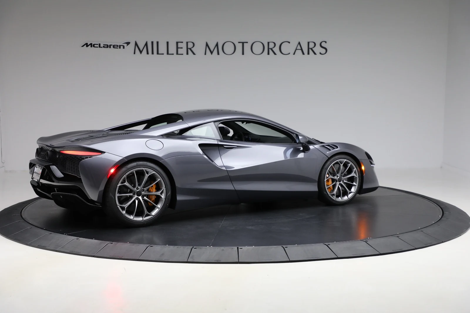 2025 McLaren Artura, 8/20