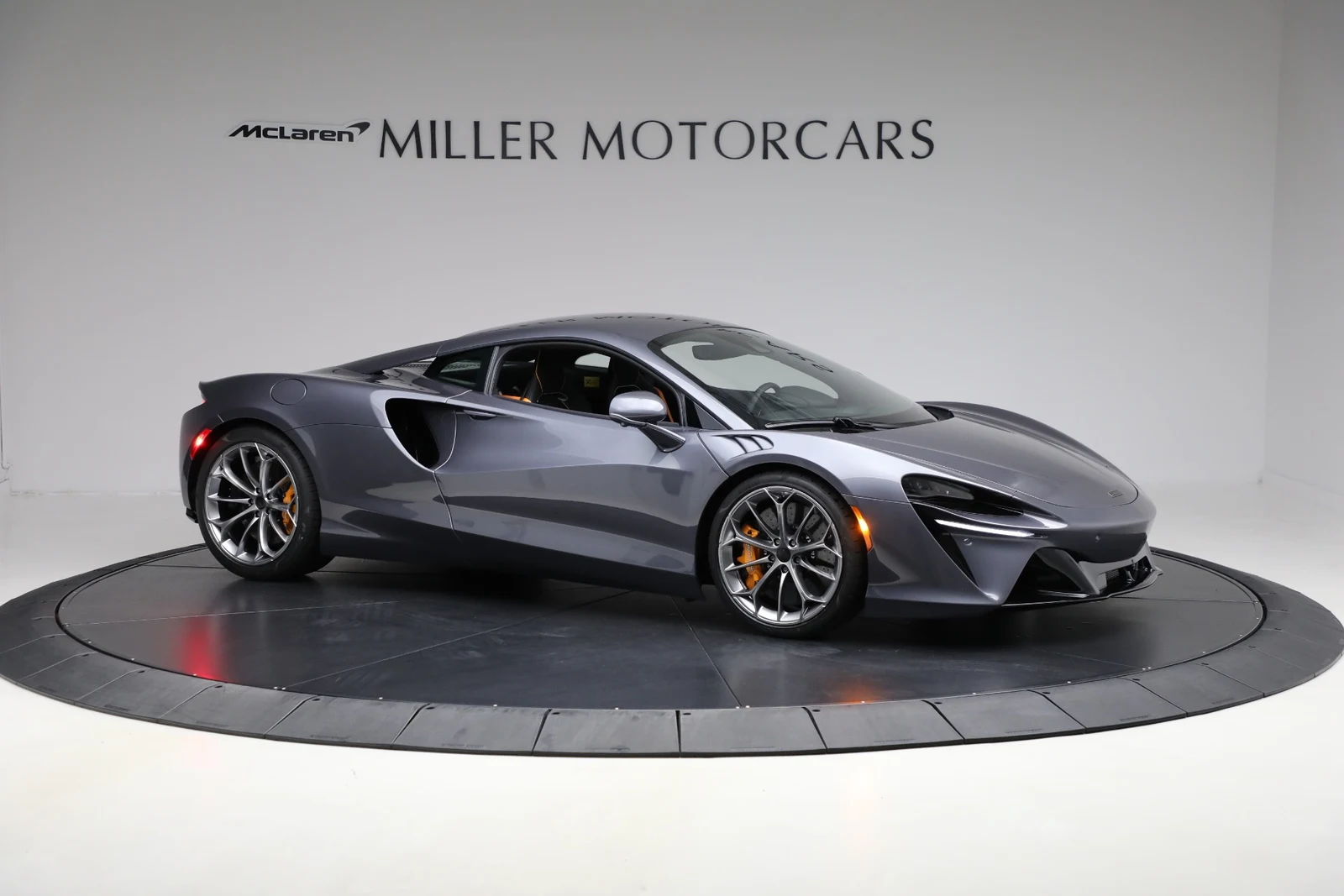 2025 McLaren Artura, 10/20