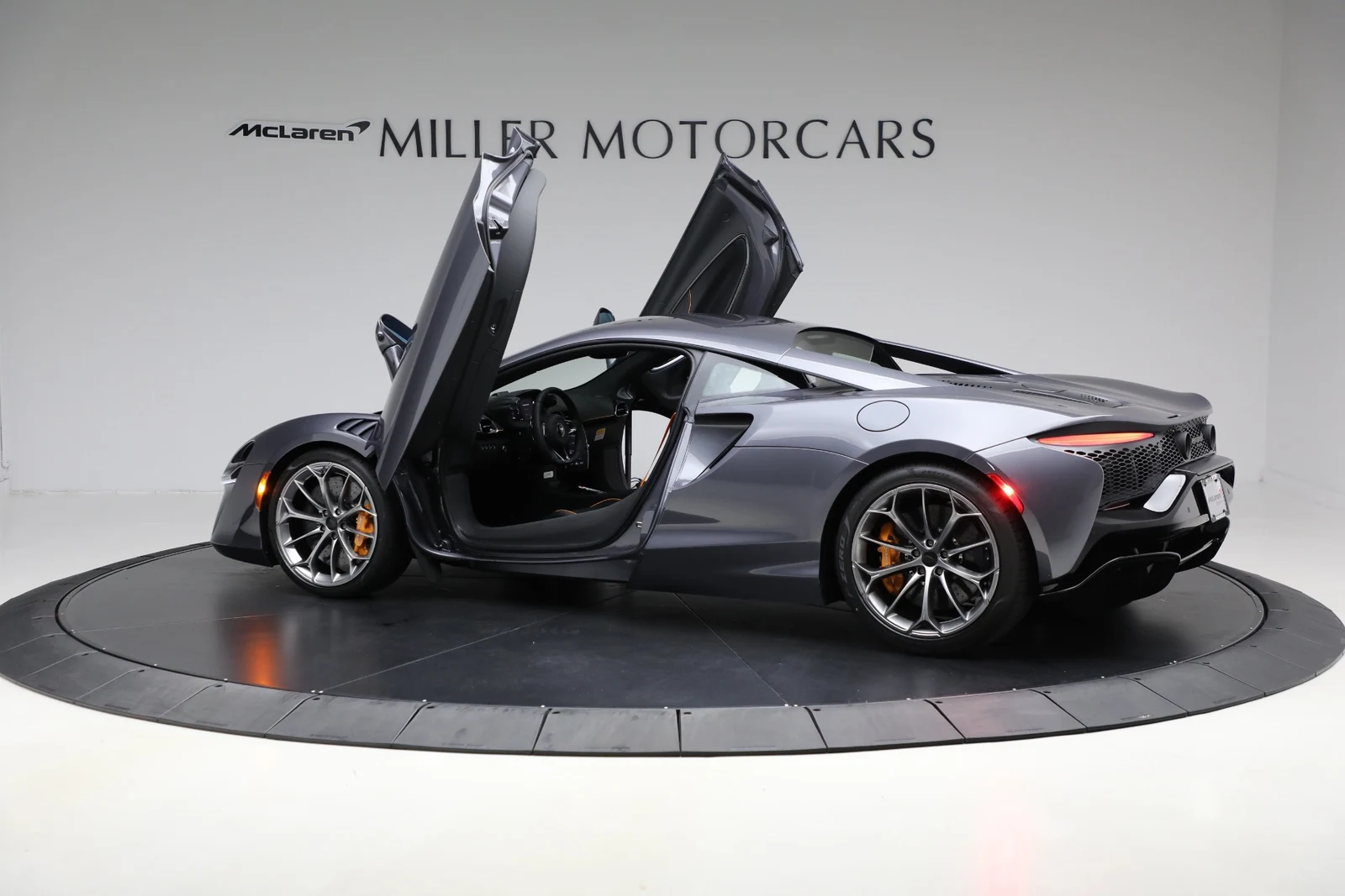 2025 McLaren Artura, 17/20