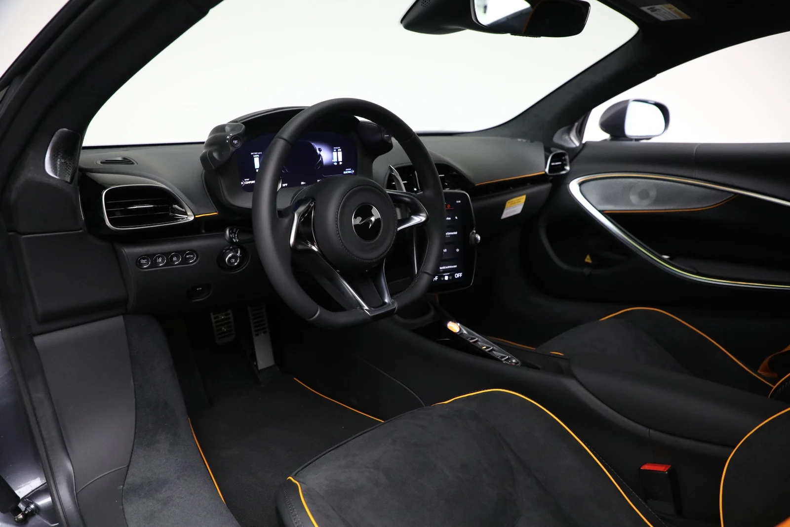 2025 McLaren Artura, 20/20