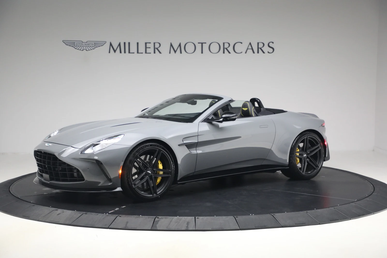2026 Aston Martin Vantage Roadster (2024 Update), 2/20
