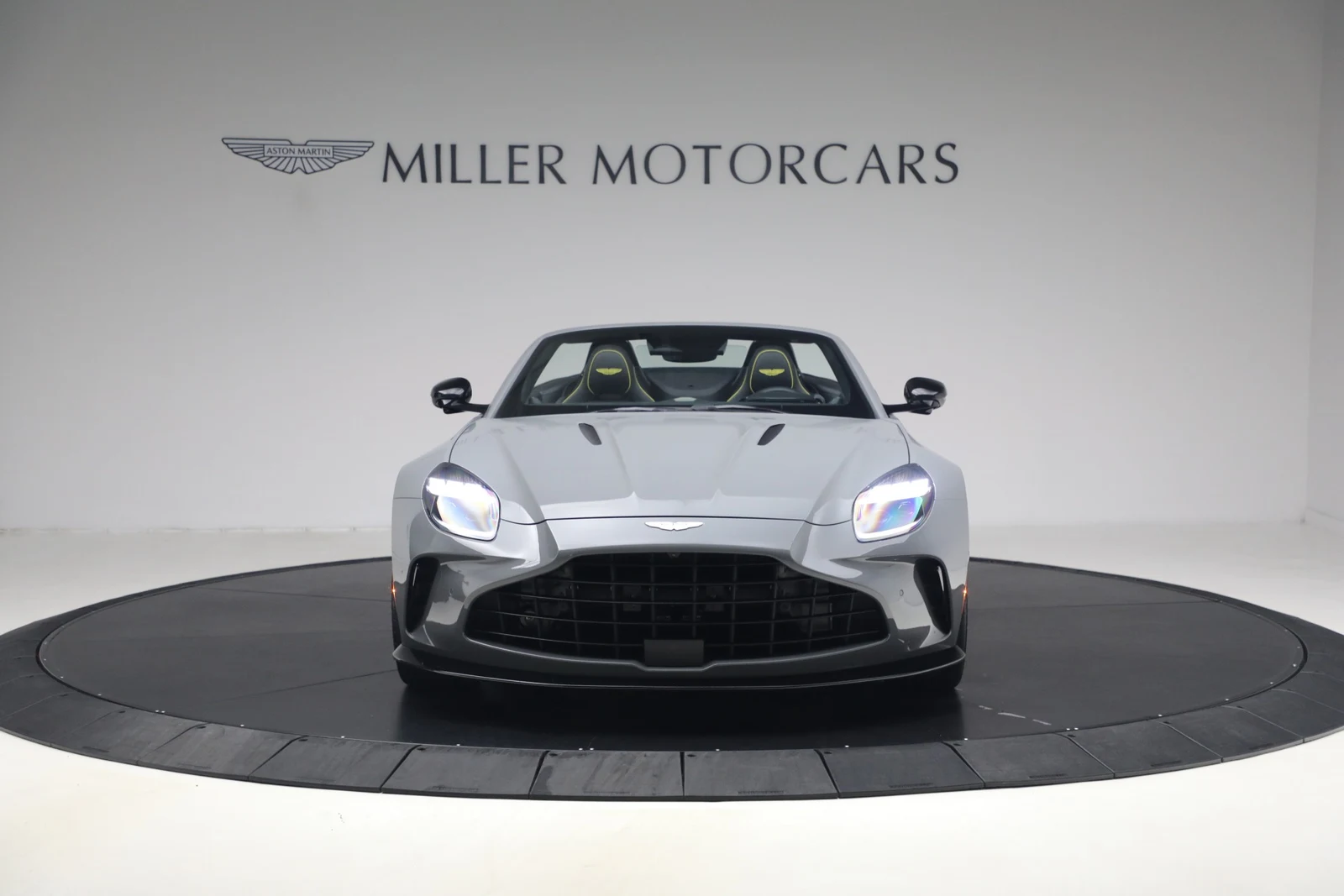 2026 Aston Martin Vantage Roadster (2024 Update), 12/20
