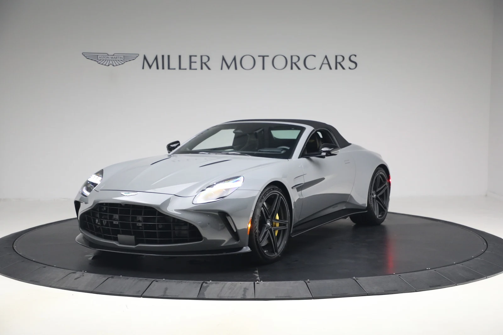 2026 Aston Martin Vantage Roadster (2024 Update), 13/20