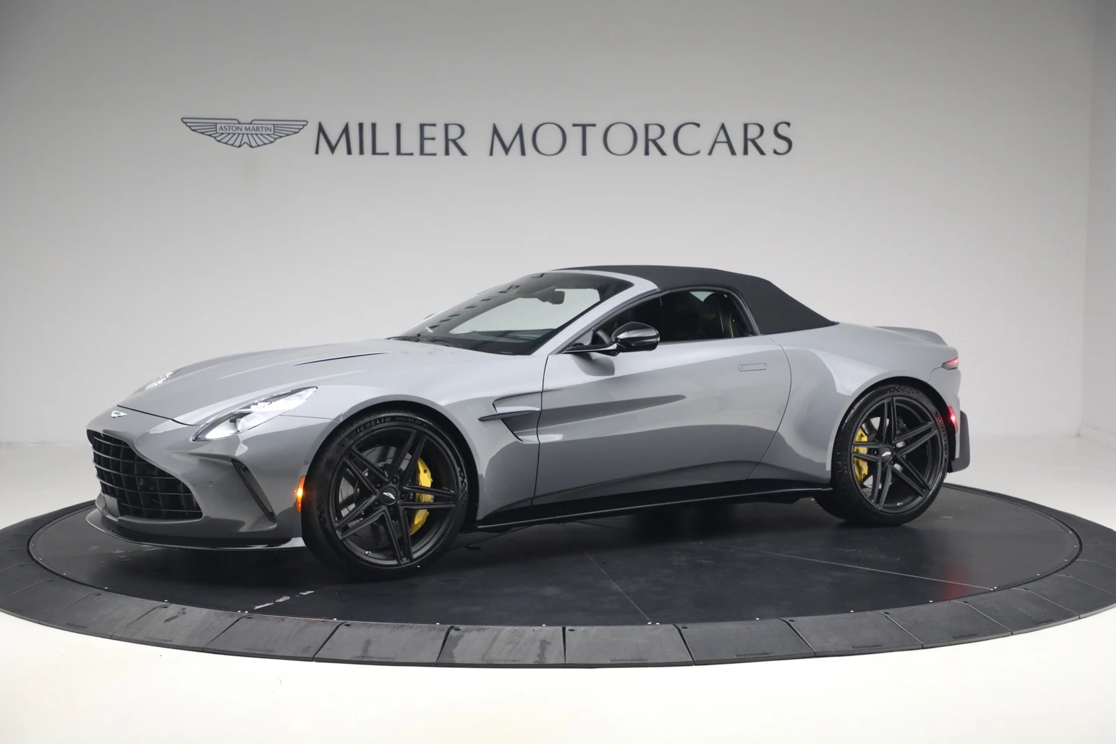 2026 Aston Martin Vantage Roadster (2024 Update), 14/20