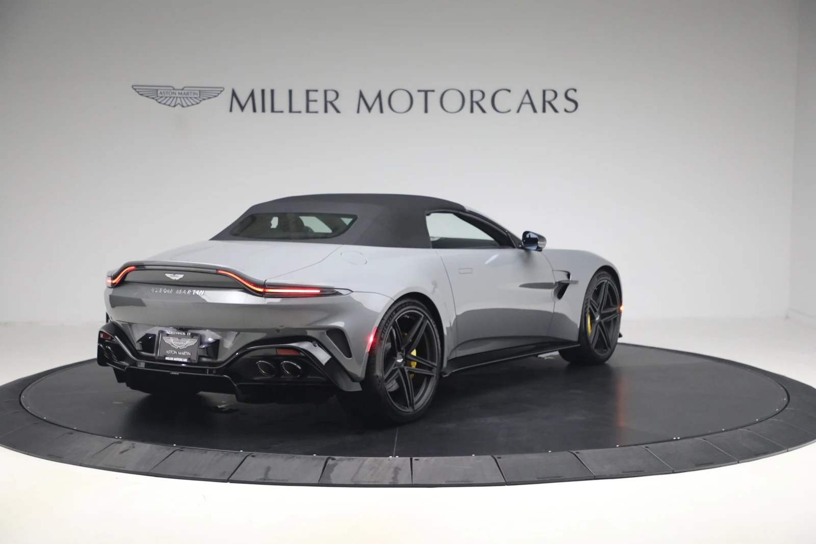 2026 Aston Martin Vantage Roadster (2024 Update), 19/20