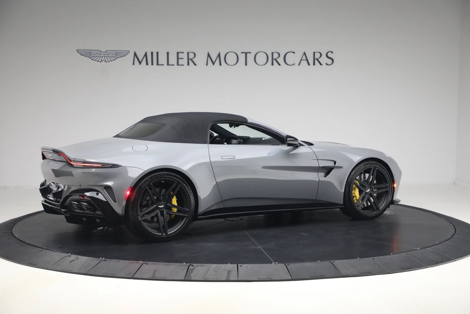 2026 Aston Martin Vantage Roadster (2024 Update), 20/20
