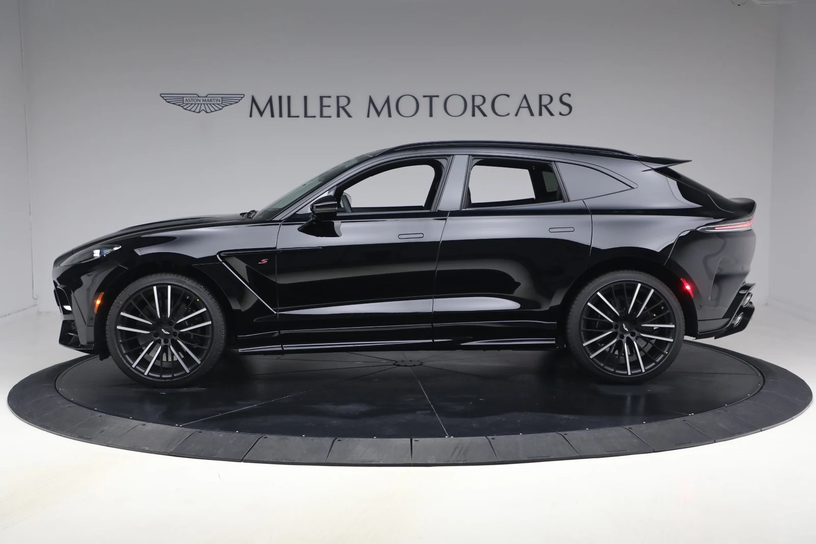 2026 Aston Martin DBX S, 4/20