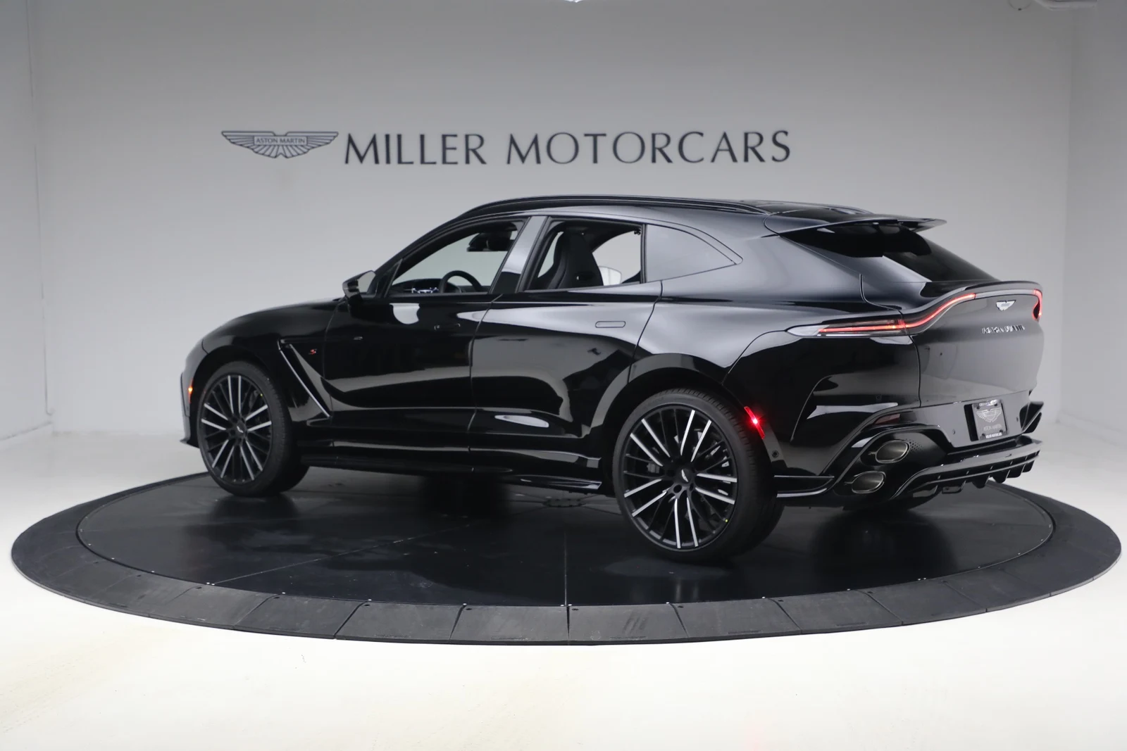 2026 Aston Martin DBX S, 5/20