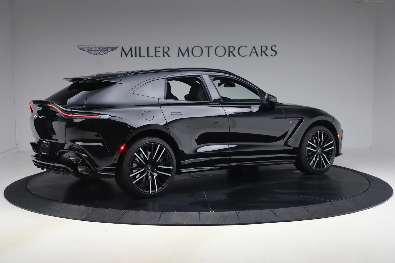 2026 Aston Martin DBX S, 9/20