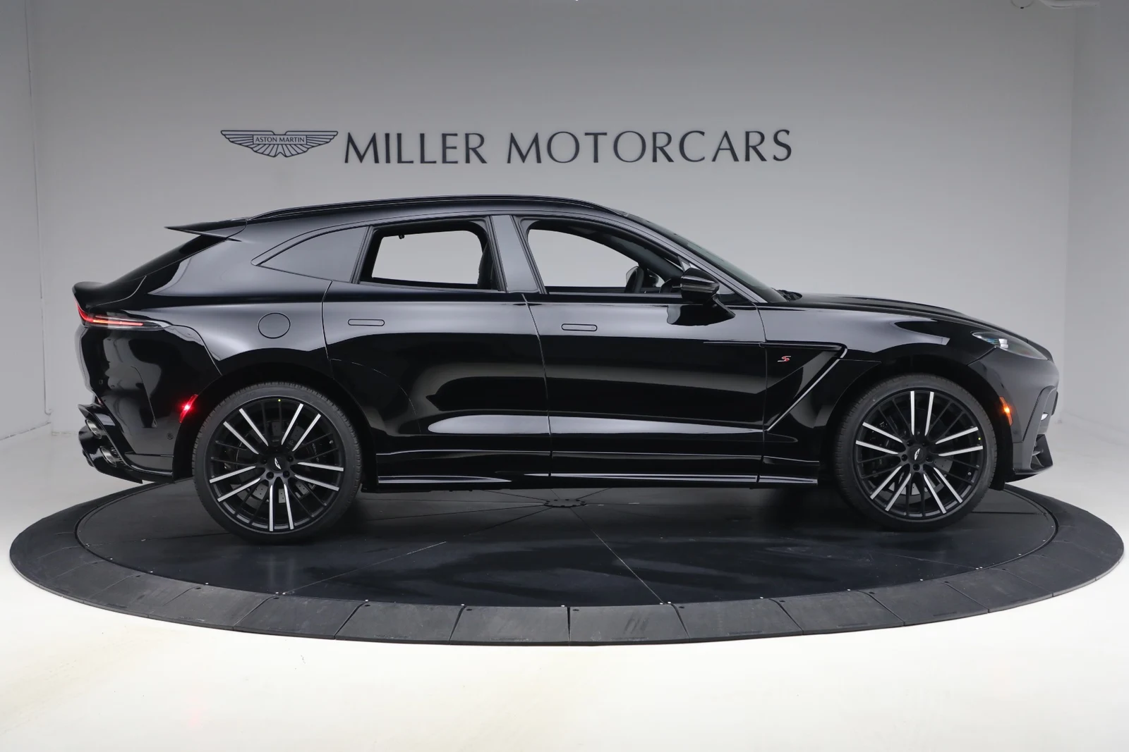 2026 Aston Martin DBX S, 10/20