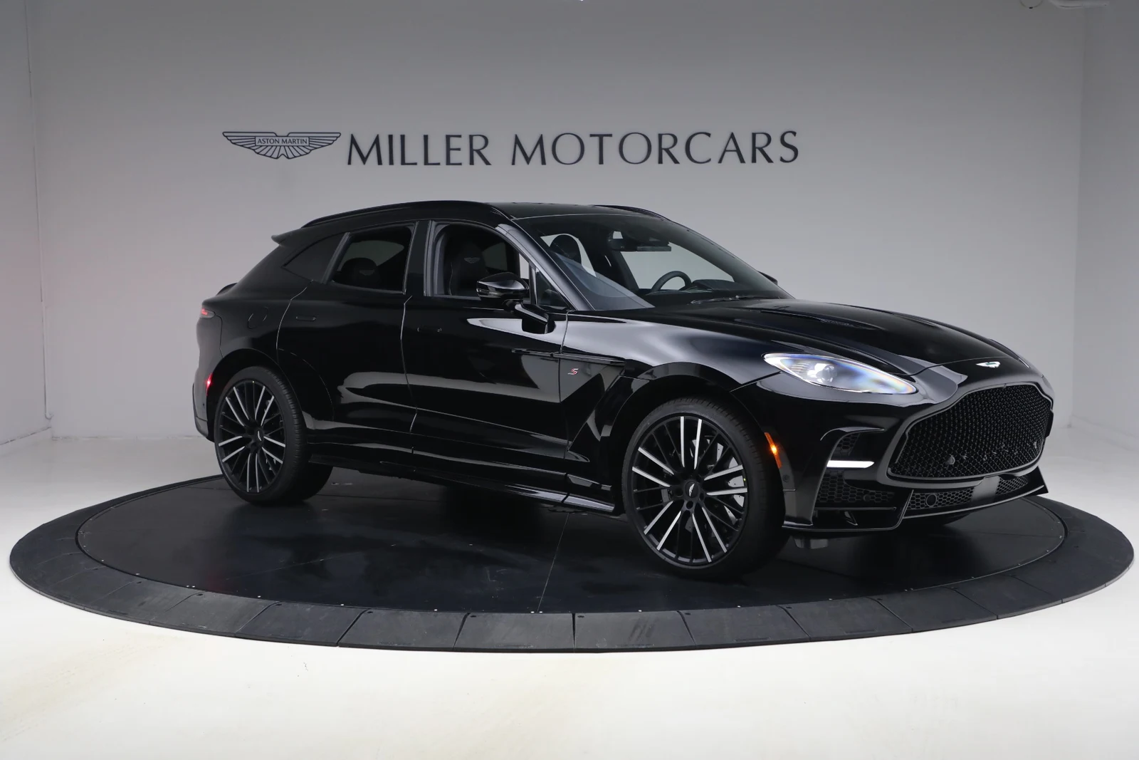 2026 Aston Martin DBX S, 11/20