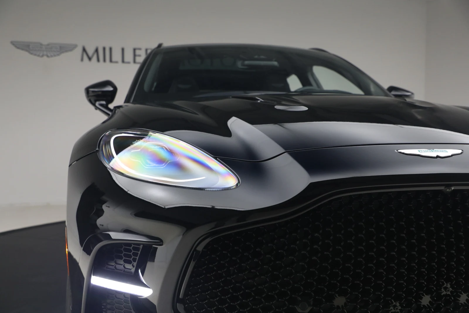 2026 Aston Martin DBX S, 17/20
